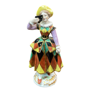 Figurín de porcelana mujer medieval | Bucarest Art Gallery Bucarest Art & Antiques