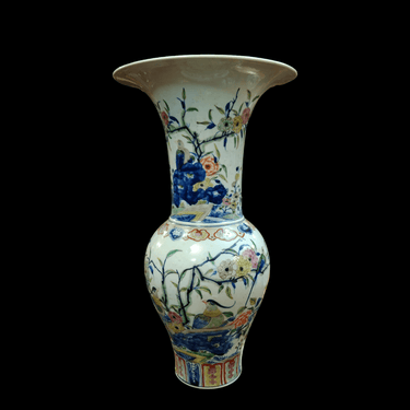 Jarrón chino Jiaqing 'Jardín de flores y pájaros' | Bucarest Art Gallery Bucarest Art & Antiques