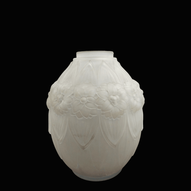 Jarrón estilo Lalique relieve corona de flores | Bucarest Art Gallery Bucarest Art & Antiques