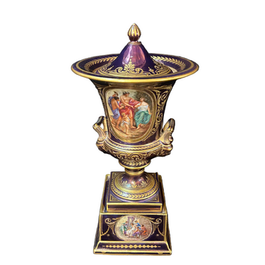 Jarrón urna de porcelana de Viena púrpura y decorados dorados “Baco y la Ninfa” Bucarest Art & Antiques