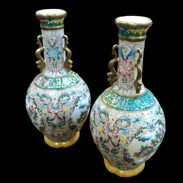 Juego de jarrones chinos 'Flores y asas doradas' | Bucarest Art Gallery Bucarest Art & Antiques