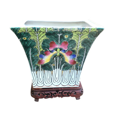 Maceta china mariposa sobre peana de madera Bucarest Art & Antiques