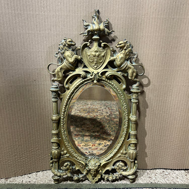 Espejo francés en bronce con decoración heráldica de leones fin s. XIX