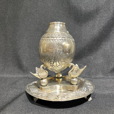Mate de plata chileno con base adherida detalles cincelados fines s.XIX
