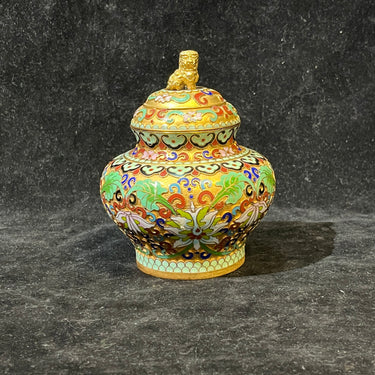 Potiche chino de bronce y esmaltes cloisonné con perro fú