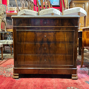 Cómoda francesa en madera de nogal con cubierta de mármol estilo Louis Philippe circa 1930