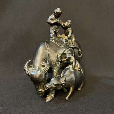 Figura china de bronce niños con búfalo y ternero Bucarest Art & Antiques