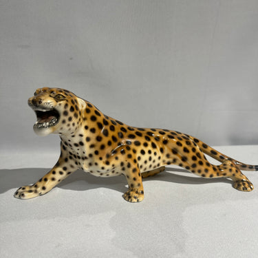 Atribuido a  Giovanni Rozan escultura de ceramica 'Leopardo'