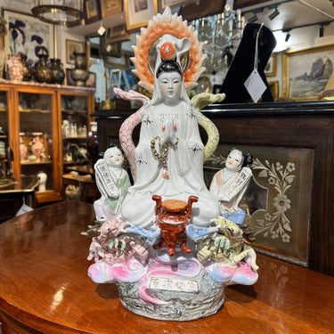 Escultura de Guanyin de porcelana