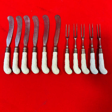 Set de 5 cuchillos y pinchadores de queso francés fines s.XVIII principios XIX.