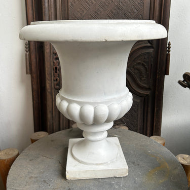 Copón blanco de mármol estilo Medicci Bucarest Art & Antiques