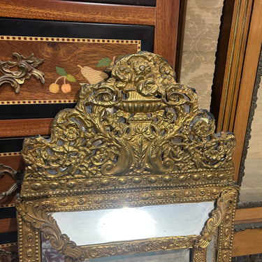 Espejo estilo Luis XIV Latón repujado y doble bisel Bucarest Art & Antiques