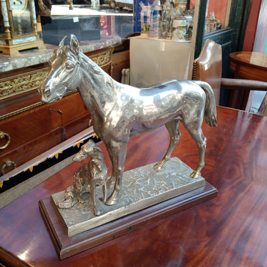 Figura de Peltre caballo y galgo inscripción de Bomberos de Punta Arenas 1938 Bucarest Art & Antiques