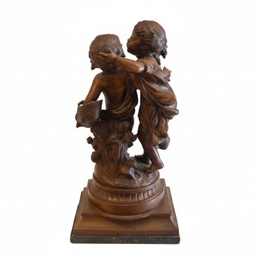 Figura en bronce “Romantiques” siglo xix firmada por Auguste Moreau Bucarest Art & Antiques