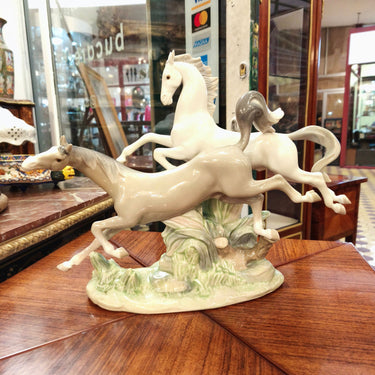 Figura porcelana 'Caballos al galope' Lladró gran formato Bucarest Art & Antiques
