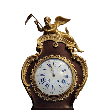 Gran Reloj Luis XV magníficas aplicaciones en bronce y enchapado en caoba Bucarest Art & Antiques