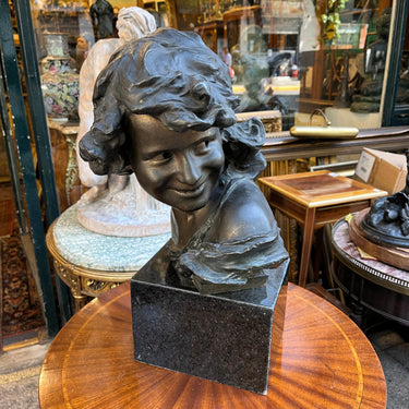 Jean Antoine Injalbert - Escultura francesa busto de niña en bronce y base de mármol Bucarest Art & Antiques