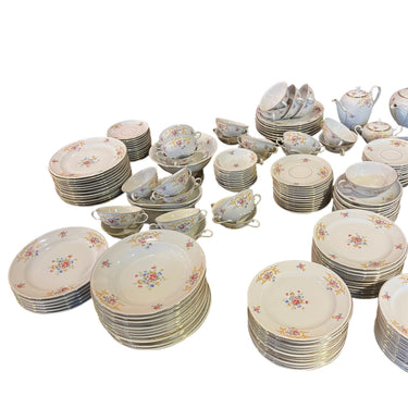 Juego de porcelana alemana Hutschenreuter 207 piezas Diseño flores y guirnalda dorada Bucarest Art & Antiques