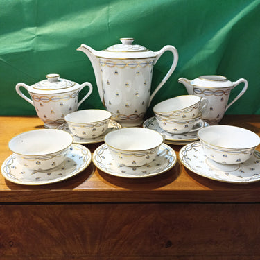 Juego de Té de Porcelana Ocho Personas Personas Limoges LN | Bucarest Art Gallery Bucarest Art & Antiques