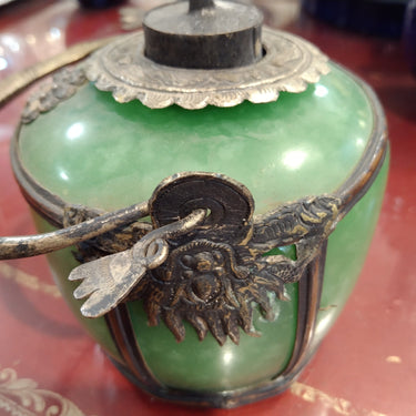 Lámpara de aceite china resina verde y decorados cobre Bucarest Art & Antiques