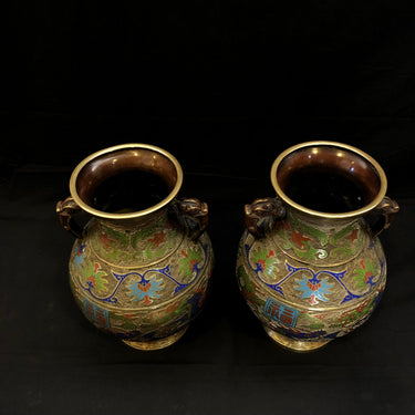 Par de jarrones cloissoné con azas | Bucarest Art Gallery Bucarest Art & Antiques