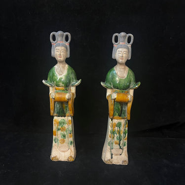 Pareja de figuras chinas terracota estilo Tang ‘Damas de verde’ Bucarest Art & Antiques
