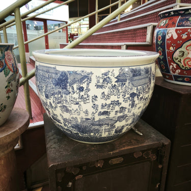 Pecera grande porcelana china pintada a mano blanco y azul Bucarest Art & Antiques