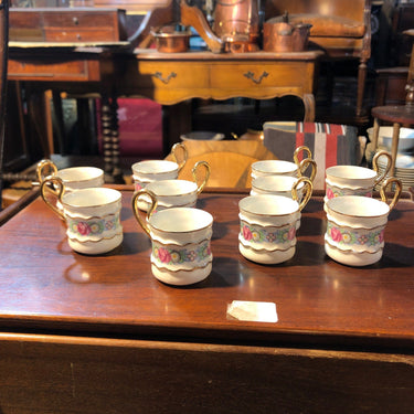 Tacitas de porcelana o Mazagran francesa Déposée para diez Bucarest Art & Antiques