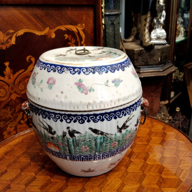 Tambor de porcelana con tapa diseños florales y aves Compagnie des Indes Bucarest Art & Antiques