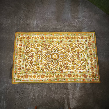 Tapicería de cachemira hecha a mano patrones dorados y flores rojas 120X179cm Bucarest Art & Antiques